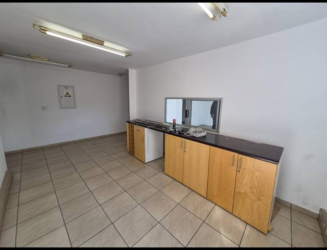 231M² OFFICE TO LET IN WOODMEAD